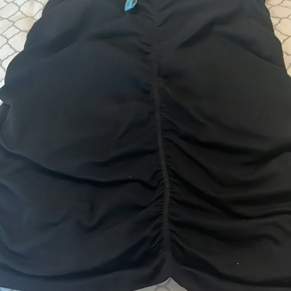 Stretch Black Top by Guess Marciano. - Picture 4 of 5